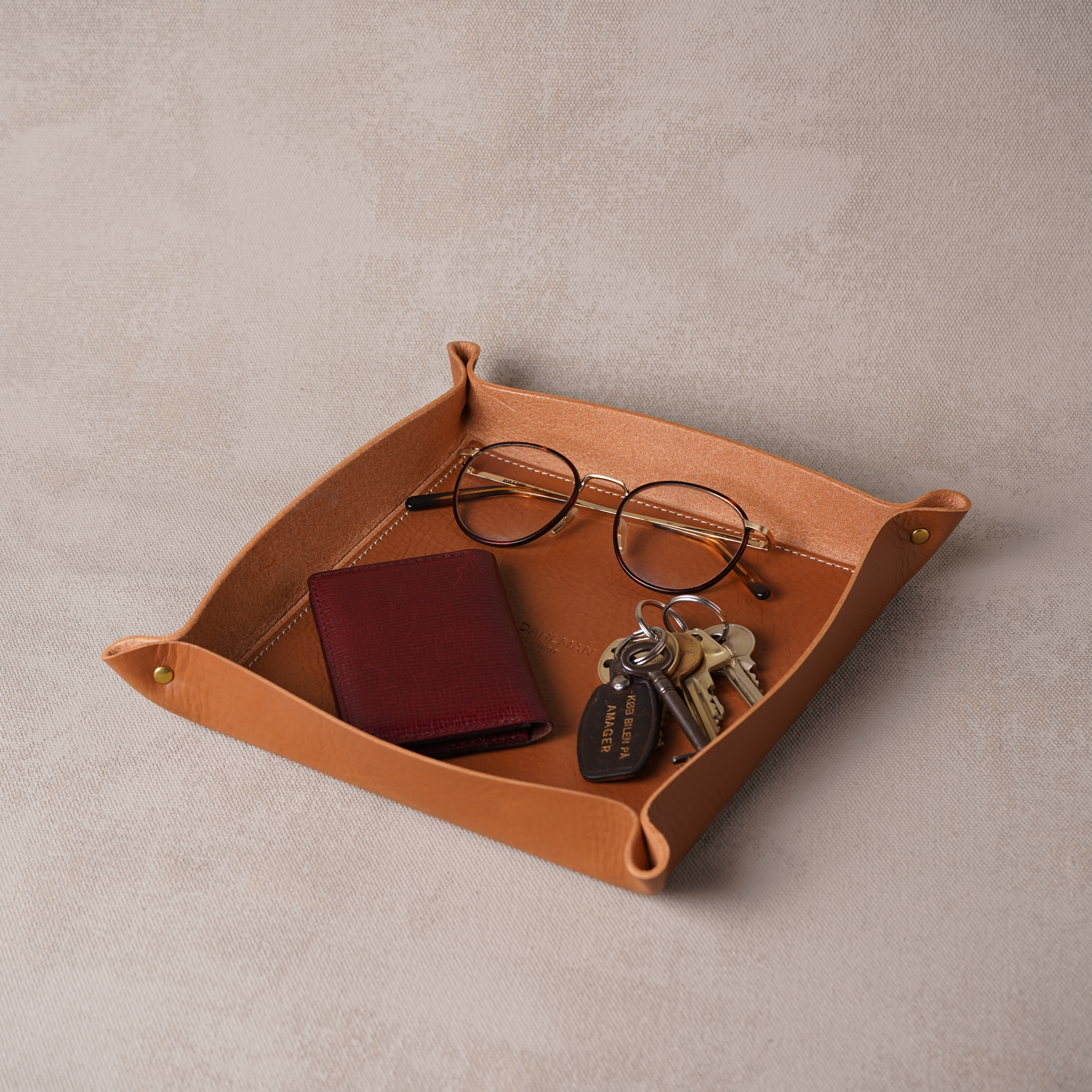 Lagre Valet Tray, Cognac