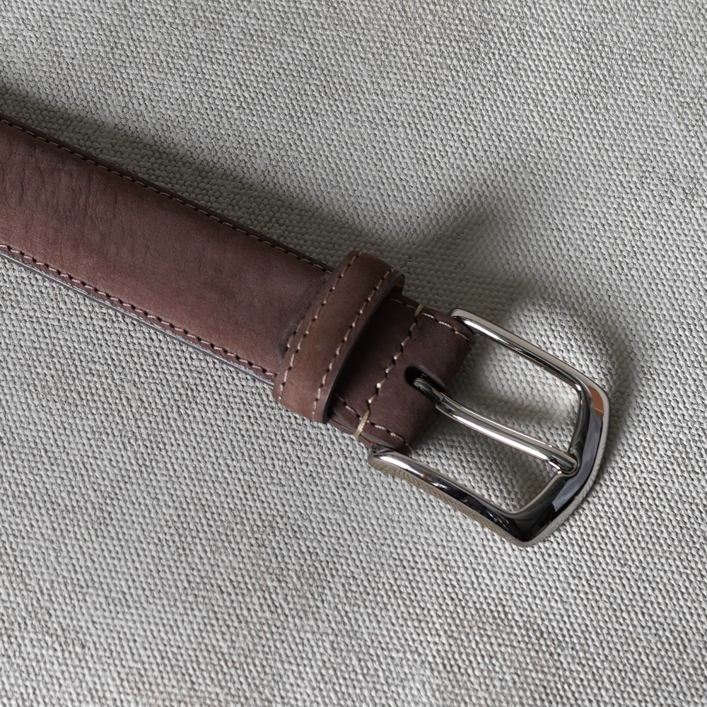 Lagdelt Bremerholm Læderbælte i Sort med Messing